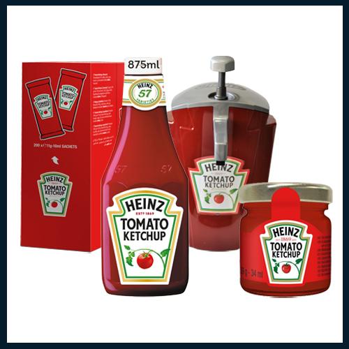 Diversos formatos de ketchup Heinz (monodosis, bote 875ml, dosificador y roomservice)